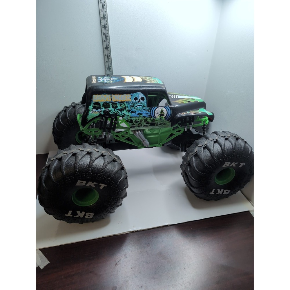 MEGA GRAVE DIGGER SPIN MASTER MONSTER JAM TRUCK R/C 1:6 SCALE - NO REMOTE 66804